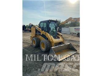 CAT 246D3 滑移轉向裝載機