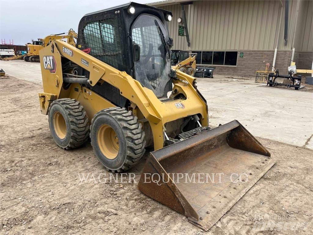 CAT 246D3 滑移轉向裝載機