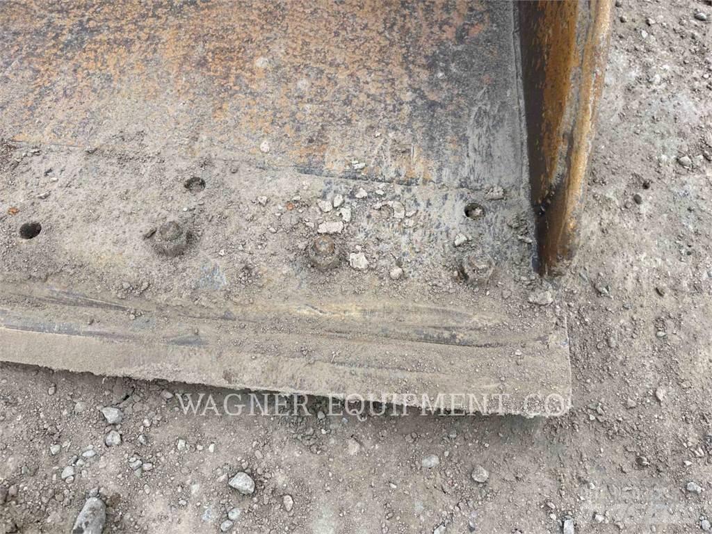 CAT 246D3 滑移轉向裝載機