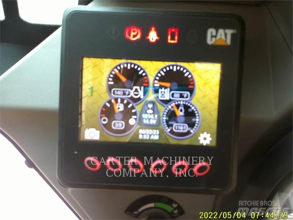 CAT 246D3 滑移轉向裝載機