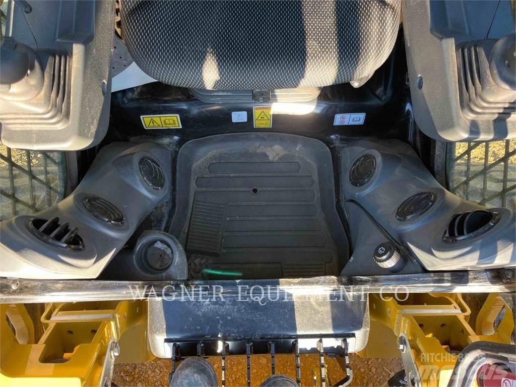 CAT 246D3 滑移轉向裝載機