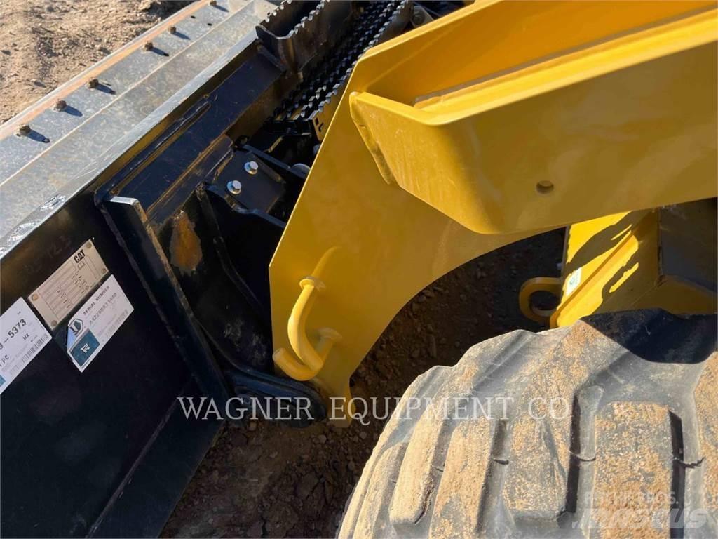 CAT 246D3 滑移轉向裝載機
