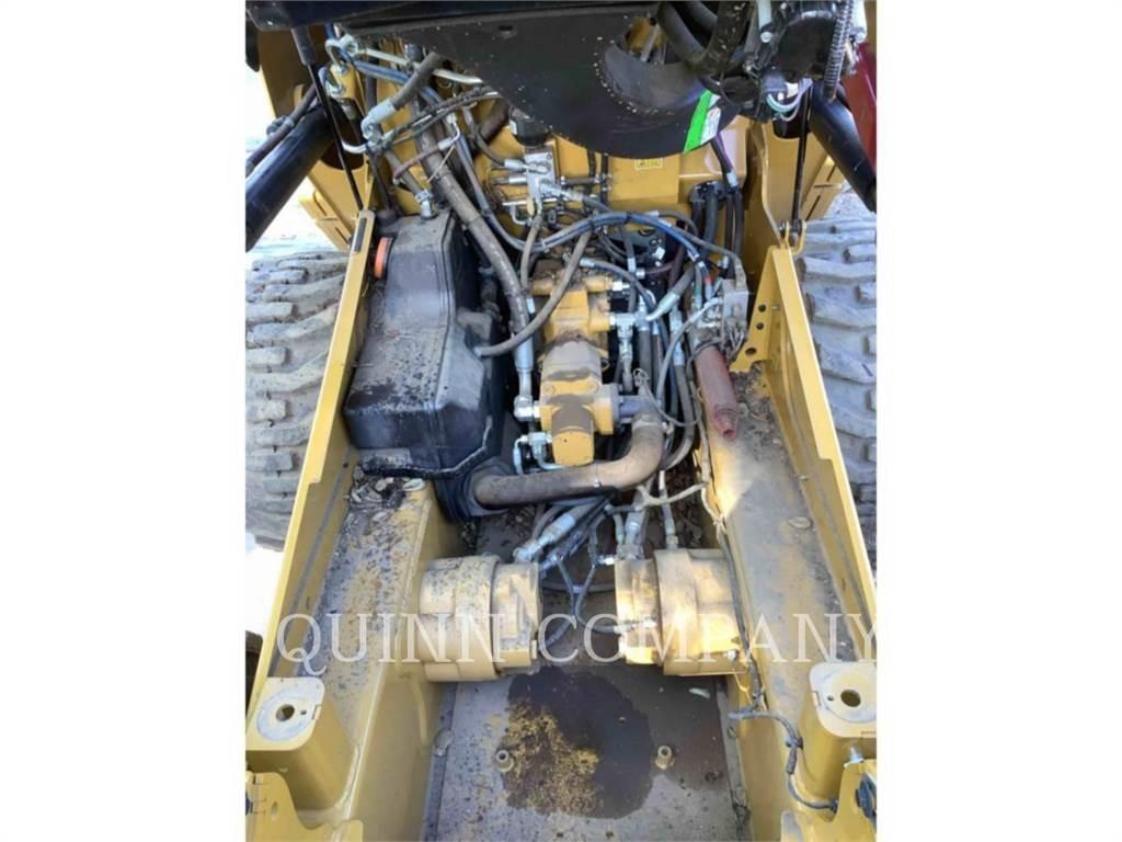CAT 246D3 滑移轉向裝載機