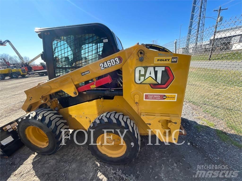 CAT 246D3 滑移轉向裝載機