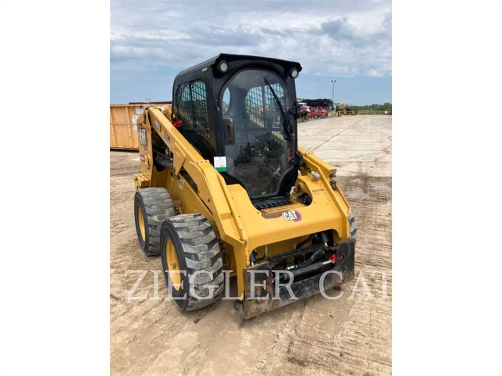 CAT 246D3 滑移轉向裝載機