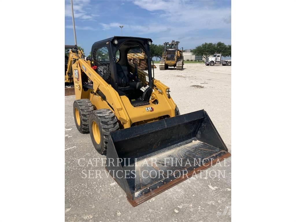 CAT 246D3 滑移轉向裝載機
