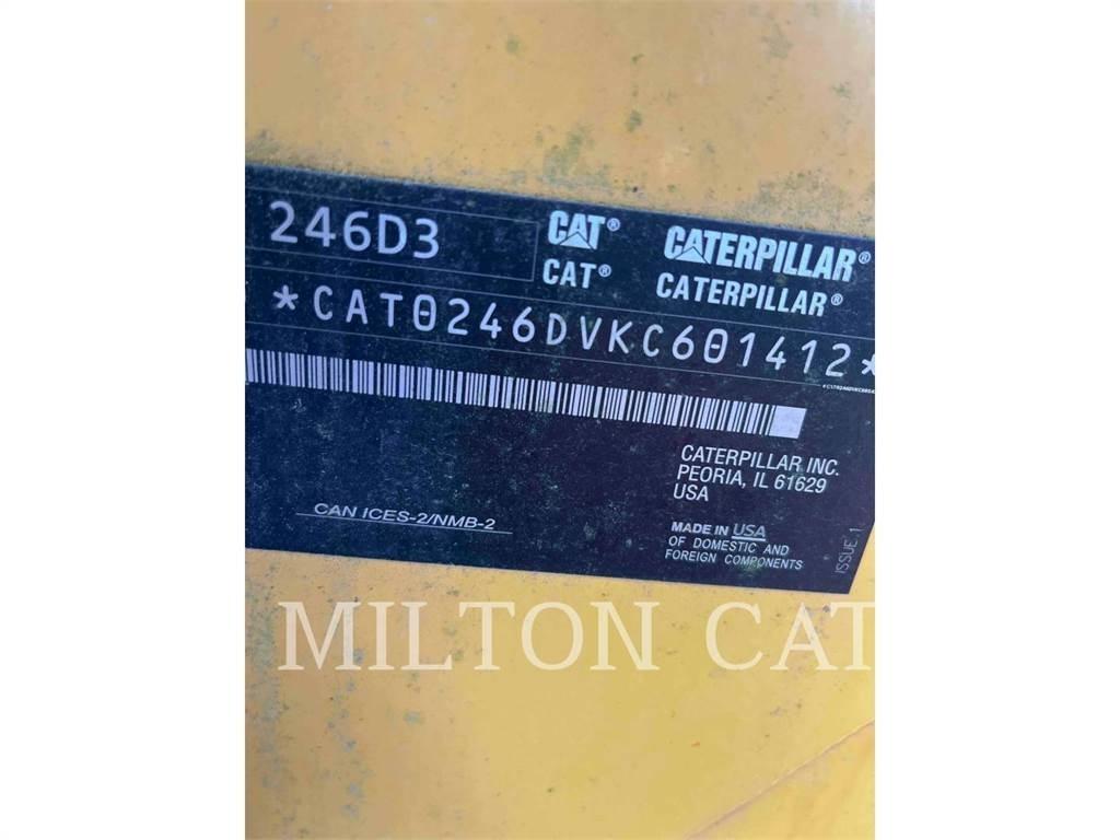 CAT 246D3 滑移轉向裝載機