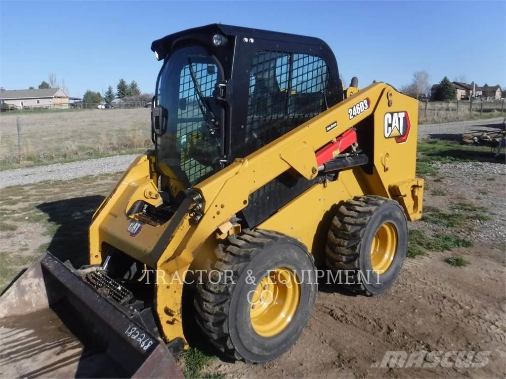CAT 246D3 滑移轉向裝載機