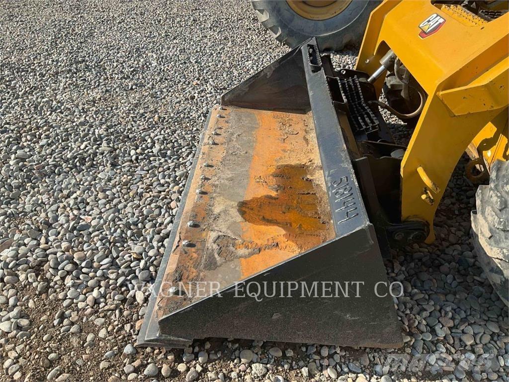 CAT 246D3 滑移轉向裝載機