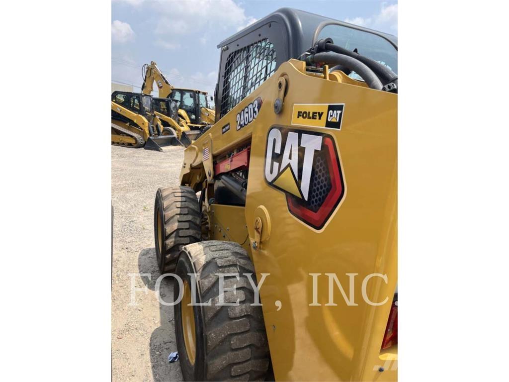 CAT 246D3 滑移轉向裝載機