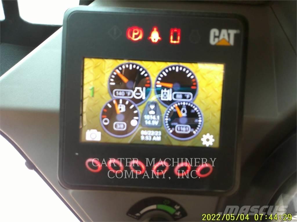 CAT 246D3 AC 滑移轉向裝載機