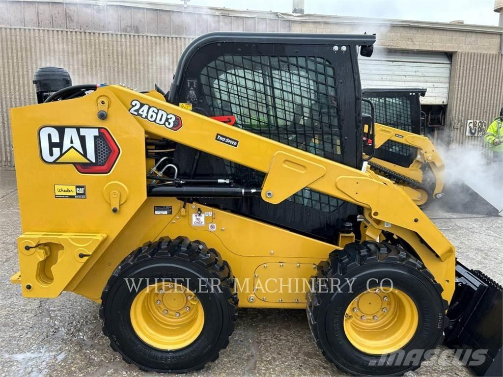 CAT 246D3 C3H2 滑移轉向裝載機