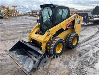 CAT 246D3 C3H2 滑移轉向裝載機