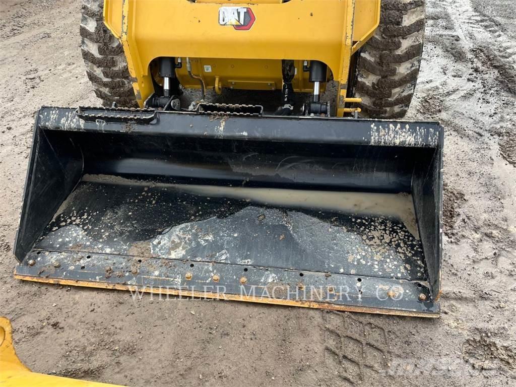 CAT 246D3 C3H2 滑移轉向裝載機