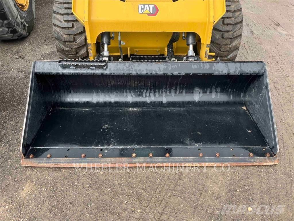 CAT 246D3 C3H2 滑移轉向裝載機