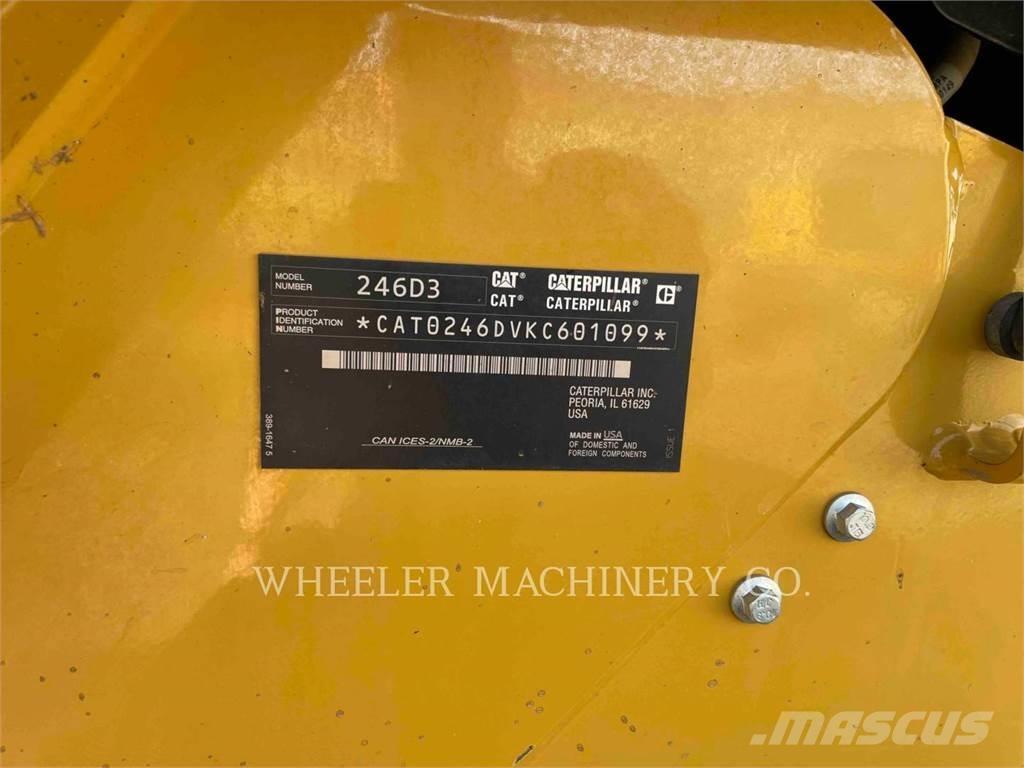 CAT 246D3 C3H2 滑移轉向裝載機