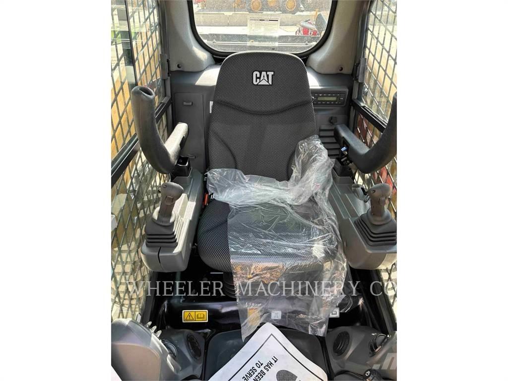 CAT 246D3 C3H2 滑移轉向裝載機
