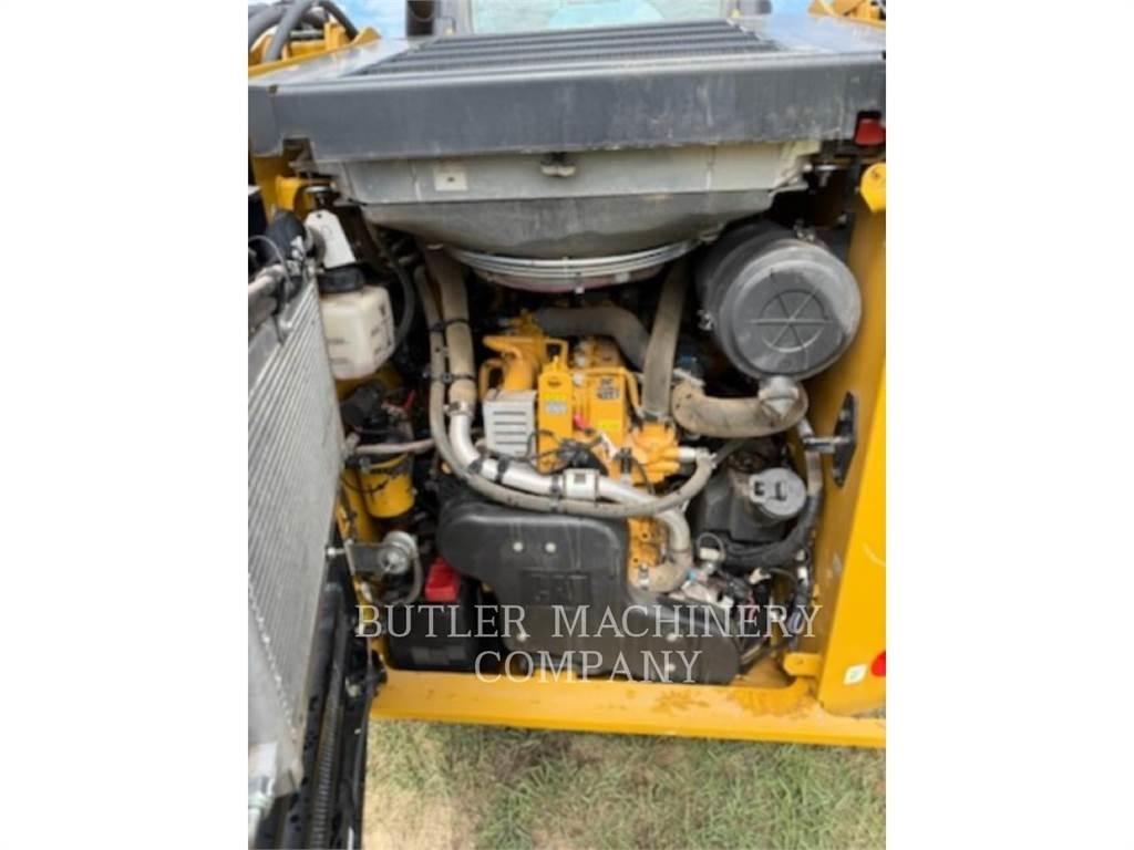 CAT 246D3 C3H2 滑移轉向裝載機