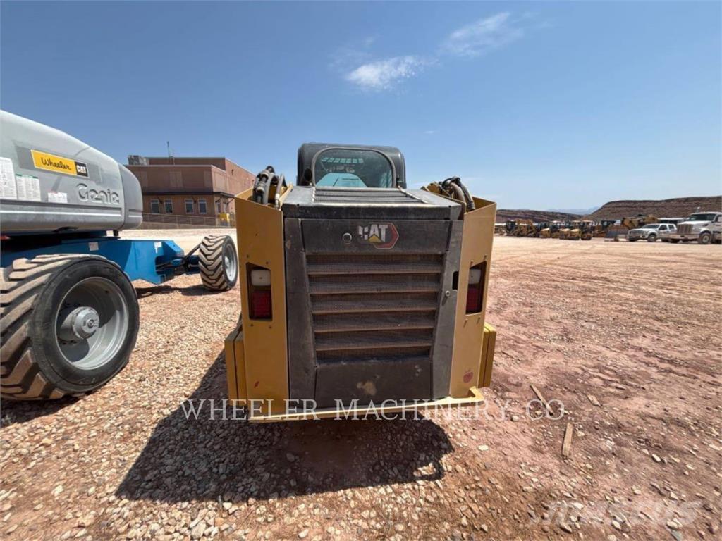 CAT 246D3 C3H2 滑移轉向裝載機