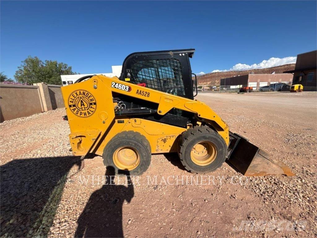 CAT 246D3 C3H2 滑移轉向裝載機