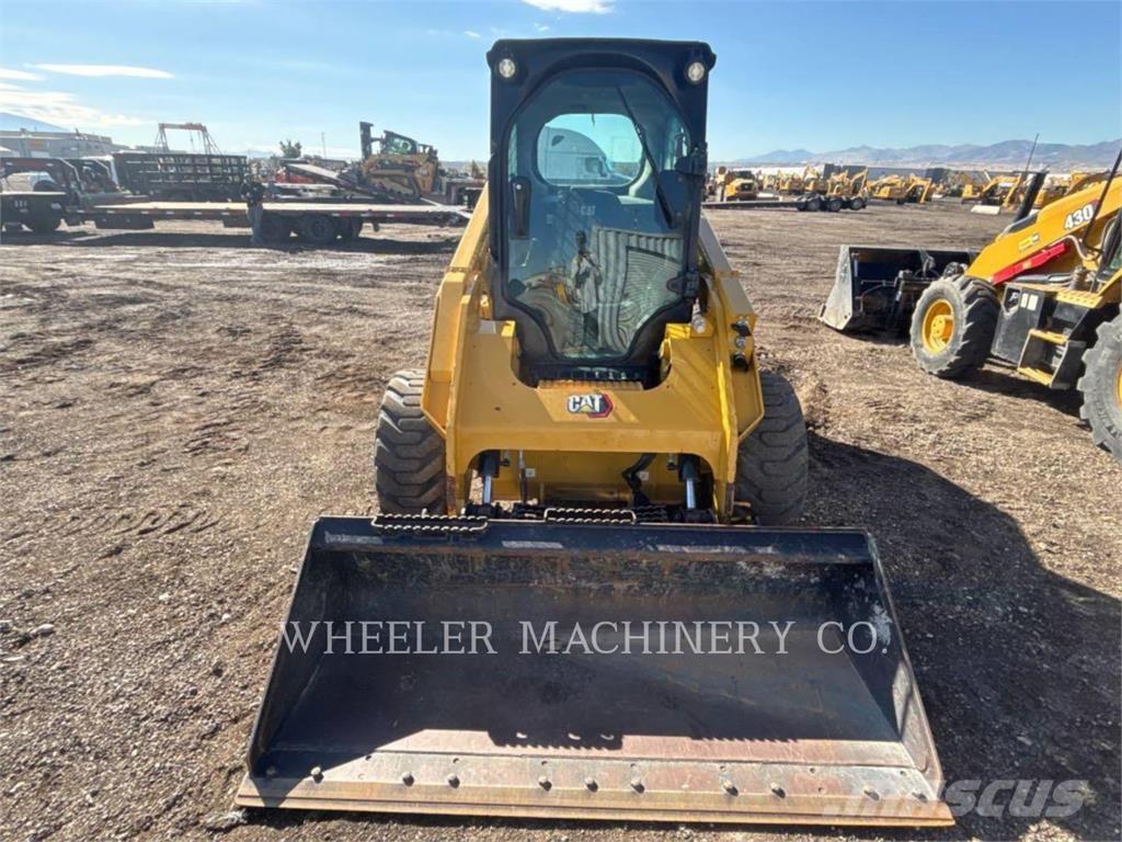 CAT 246D3 C3H2 滑移轉向裝載機