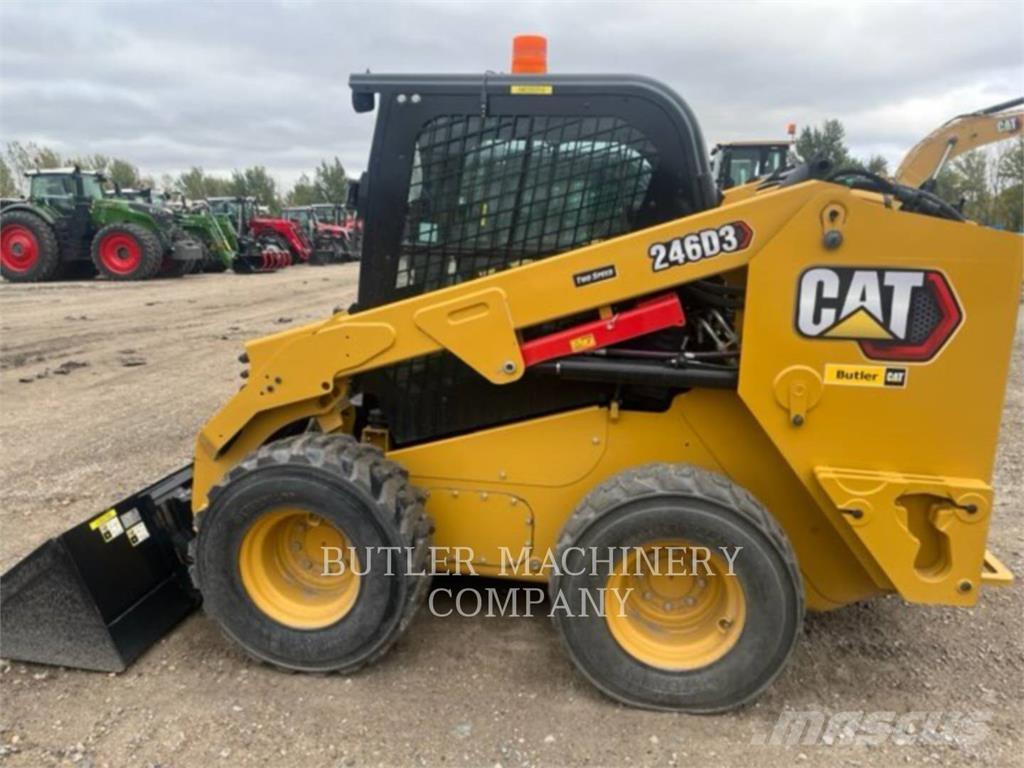 CAT 246D3 C3H2 滑移轉向裝載機