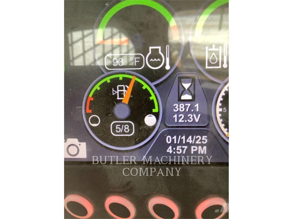 CAT 246D3 C3H2 滑移轉向裝載機