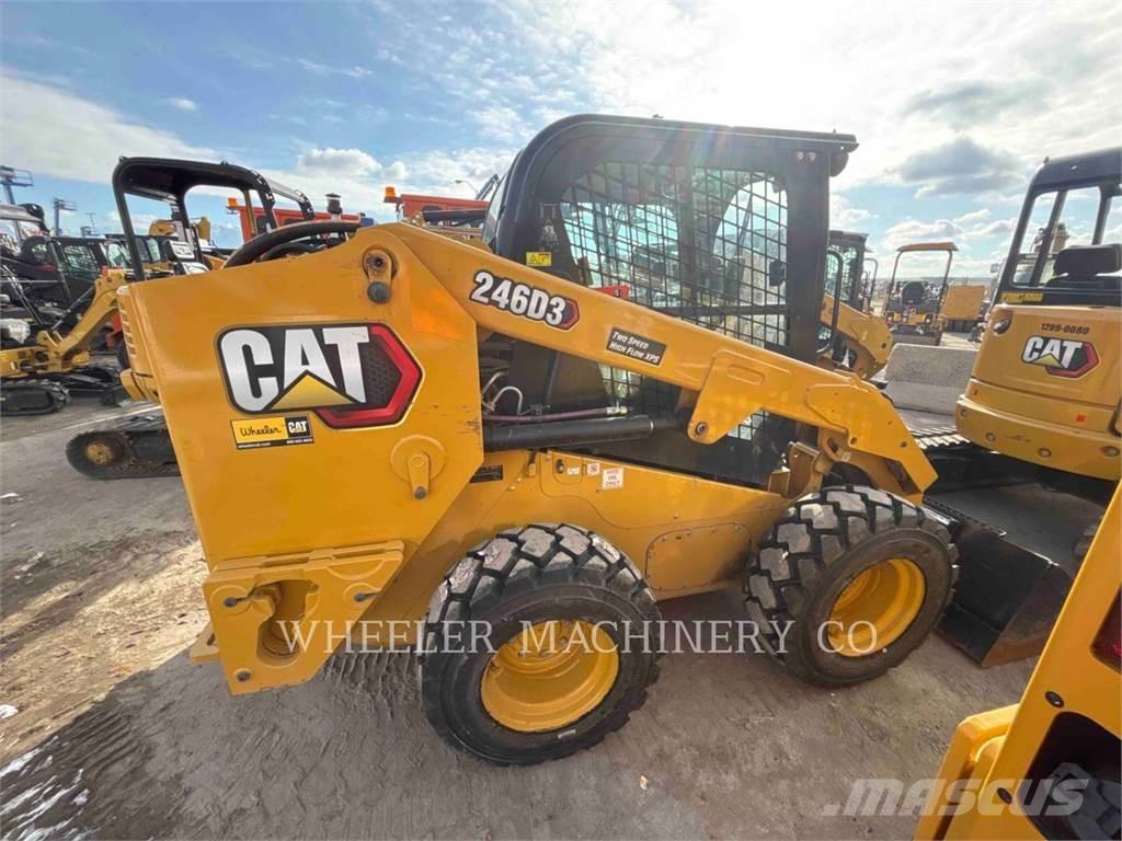 CAT 246D3 C3HF 滑移轉向裝載機