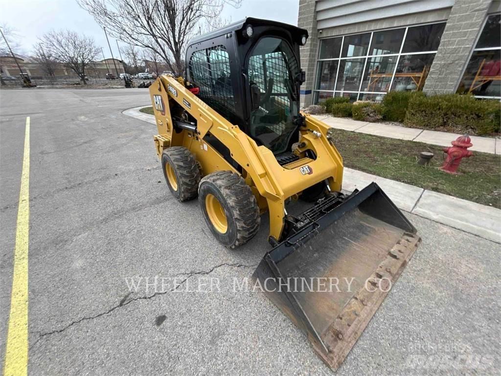 CAT 246D3 C3HF 滑移轉向裝載機