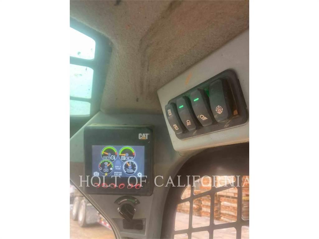 CAT 246D3 HF 滑移轉向裝載機
