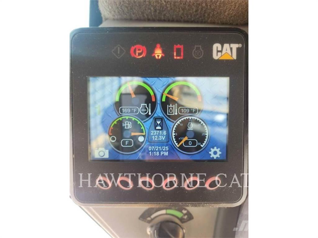CAT 246D3H2O 滑移轉向裝載機