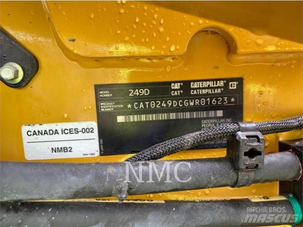 CAT 249D 滑移轉向裝載機