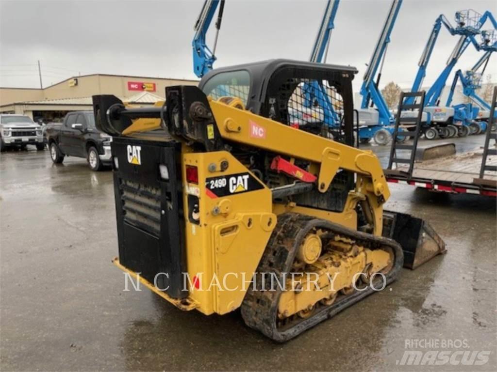 CAT 249D 滑移轉向裝載機