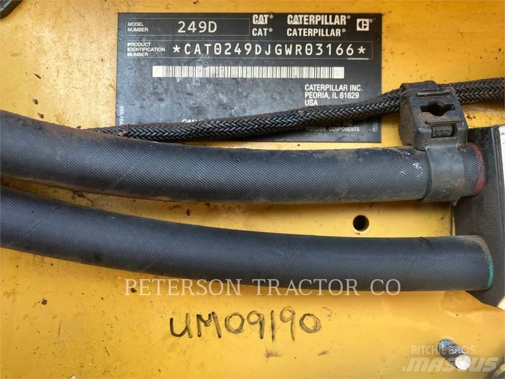 CAT 249D 輪胎式裝載機