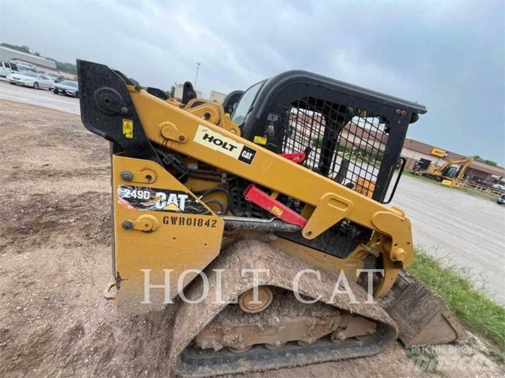 CAT 249D 滑移轉向裝載機
