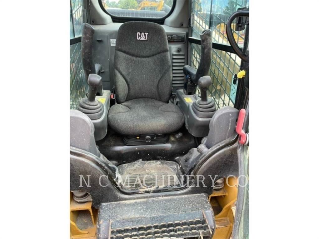 CAT 249D H2CB 滑移轉向裝載機