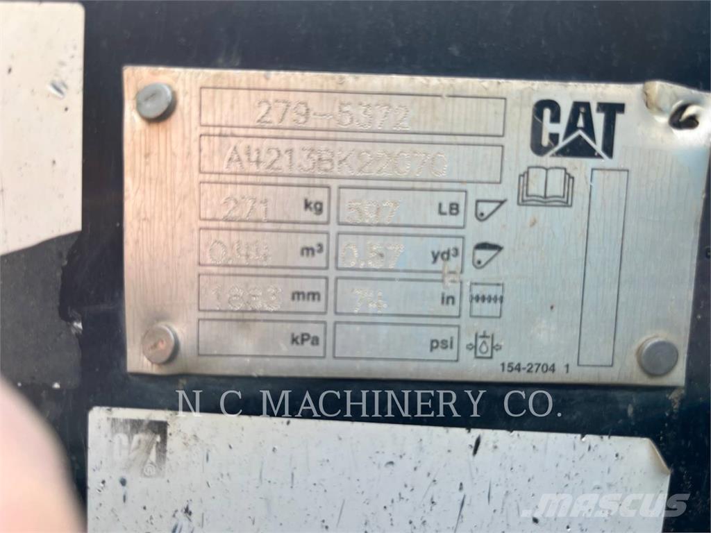 CAT 249D3 H2CB 滑移轉向裝載機