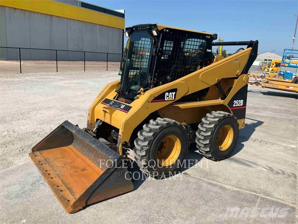 CAT 252BSTD2C 滑移轉向裝載機