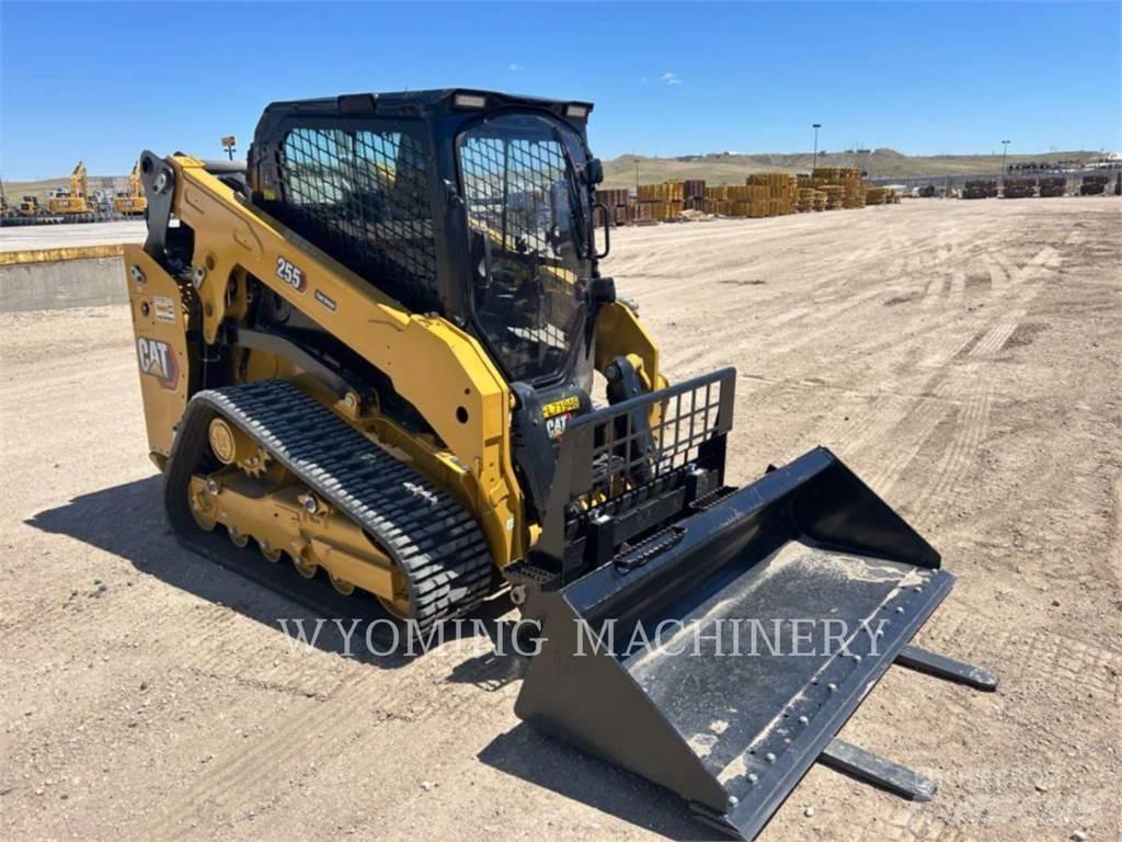 CAT 255 滑移轉向裝載機