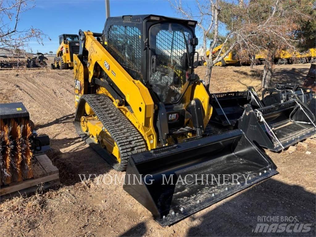 CAT 255 滑移轉向裝載機