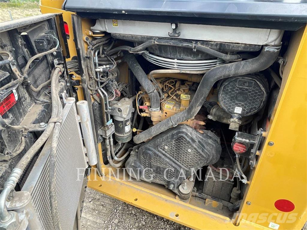 CAT 255-05 推土機