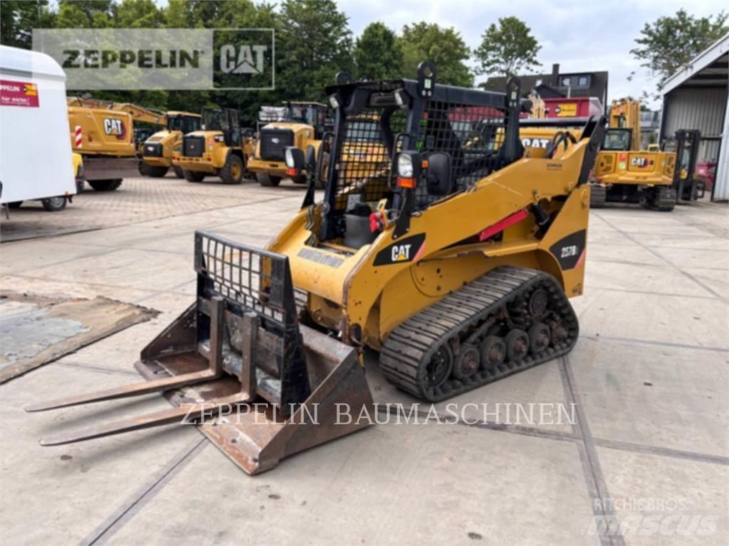 CAT 257B 滑移轉向裝載機