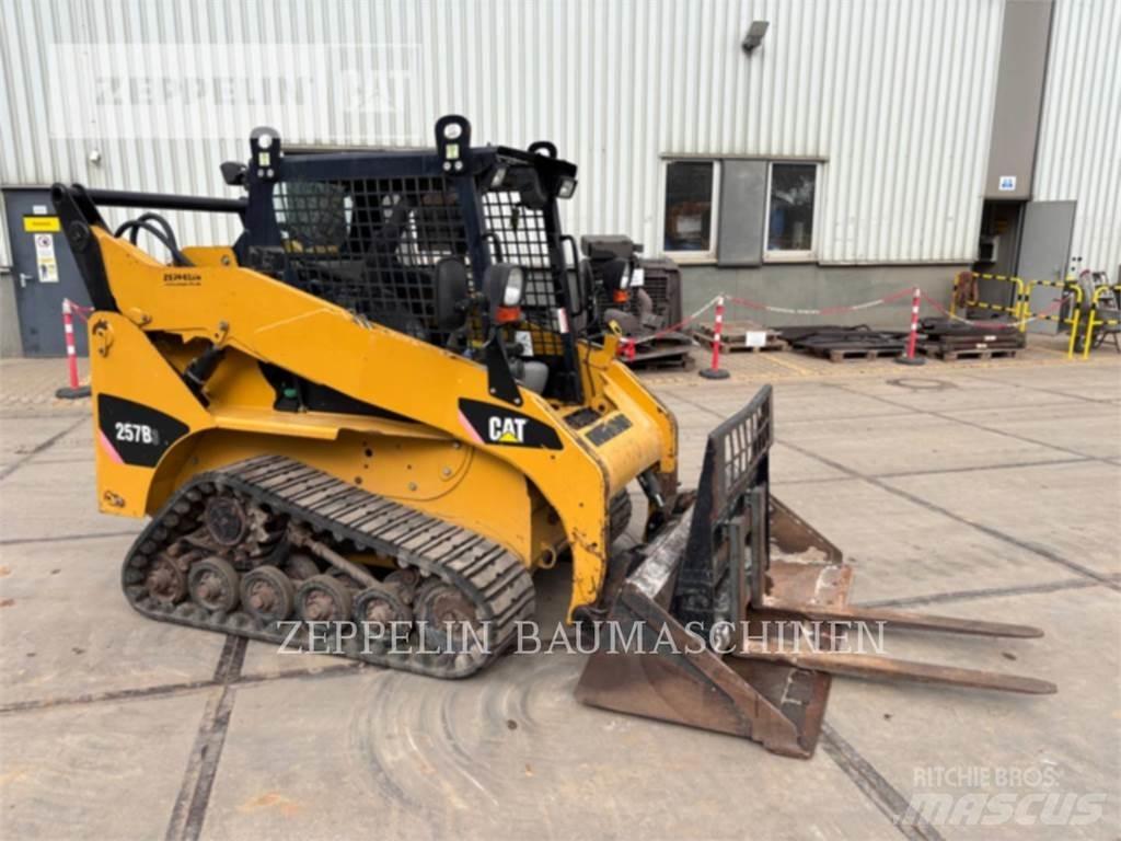 CAT 257B 滑移轉向裝載機