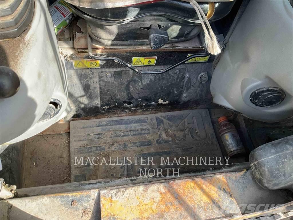 CAT 257B 滑移轉向裝載機