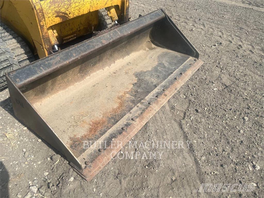 CAT 257B 推土機