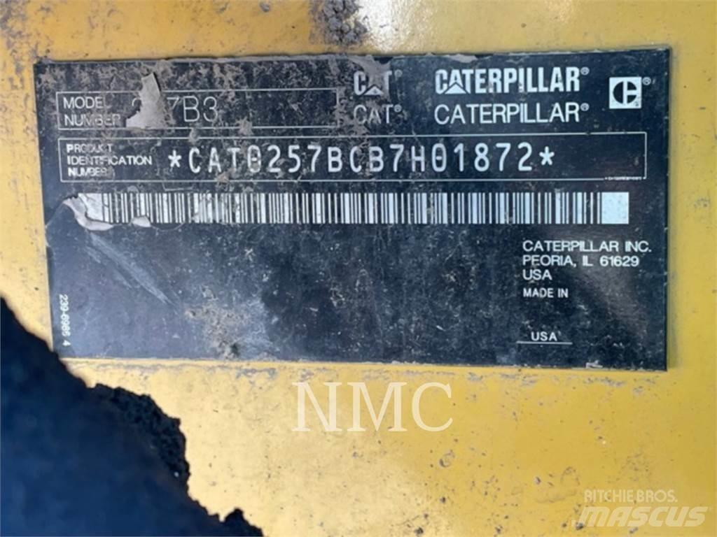 CAT 257B3 滑移轉向裝載機