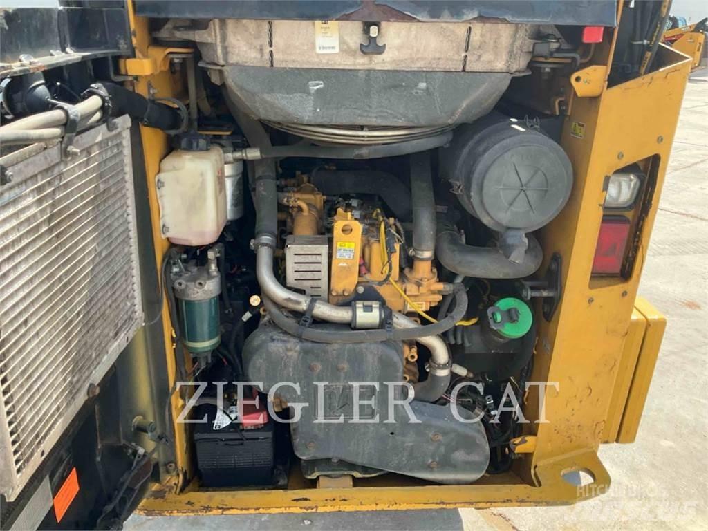 CAT 257D 推土機
