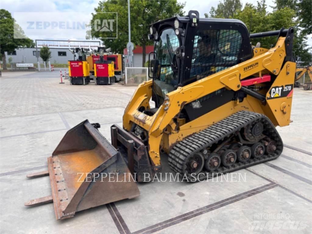 CAT 257D 滑移轉向裝載機
