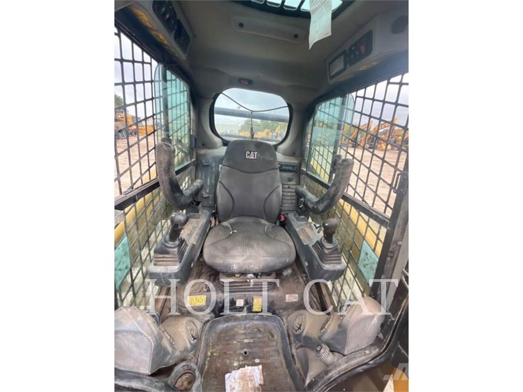 CAT 259D CAB 滑移轉向裝載機