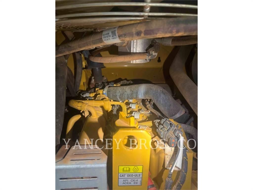 CAT 259D3 滑移轉向裝載機
